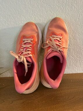 Hoka Arabic 7 Women’s Coral-Pink Running Sneakers Sz 8